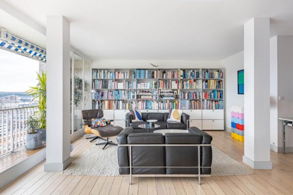 Appartement avec balcon filant dans le Point du Jour, Fernand Pouillon architecte, Boulogne-Billancourt (7)