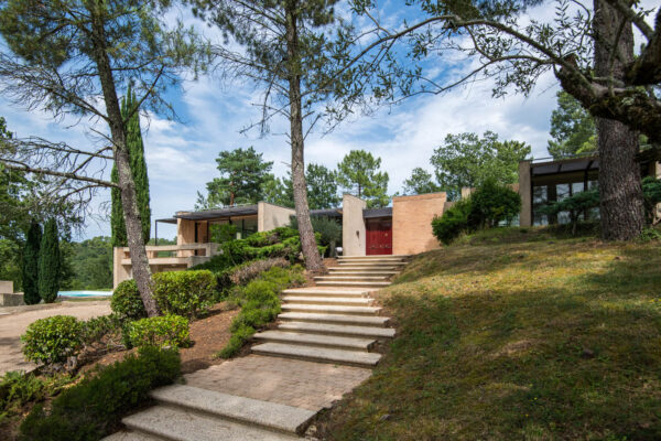 Villa moderniste avec piscine, Jacques Llopart architecte, Tarn (2)