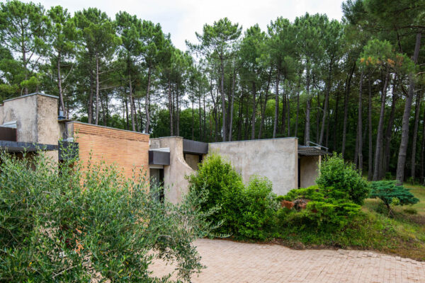 Villa moderniste avec piscine, Jacques Llopart architecte, Tarn (20)