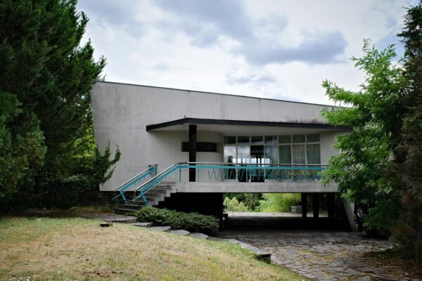 Maison moderniste Pic avec piscine Bergerac Georges Lacaze architecte (1)